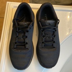 Under Arnour Charged Pursuit shoe